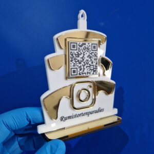 QR Socialmediaständer-19 Torte mit Wunschtext